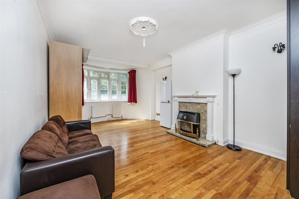 Property photo 3 of 11 44795_Hi-Res(3).Jpg