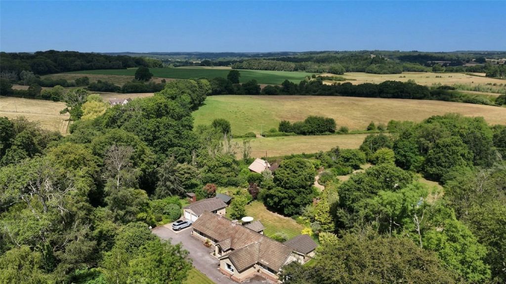 Additional image 3 of 4 bed bungalow for saleSaunders Lane, Awbridge, Romsey, Hampshire SO51