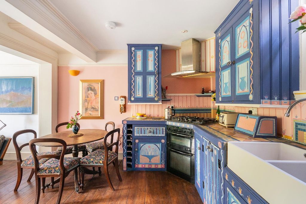 Property photo 3 of 52 4S5Lctn - Kitchen A.Jpg