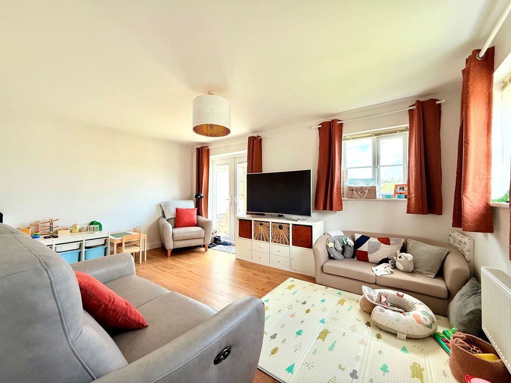 Property photo 2 of 19