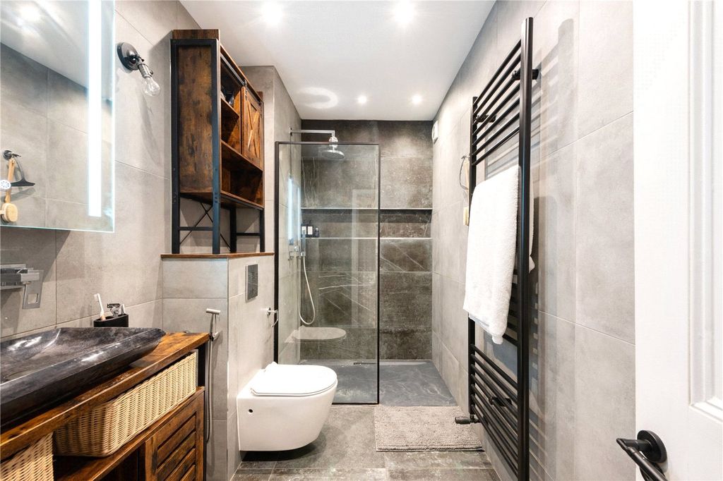 Property photo 3 of 16 Picture No. 29