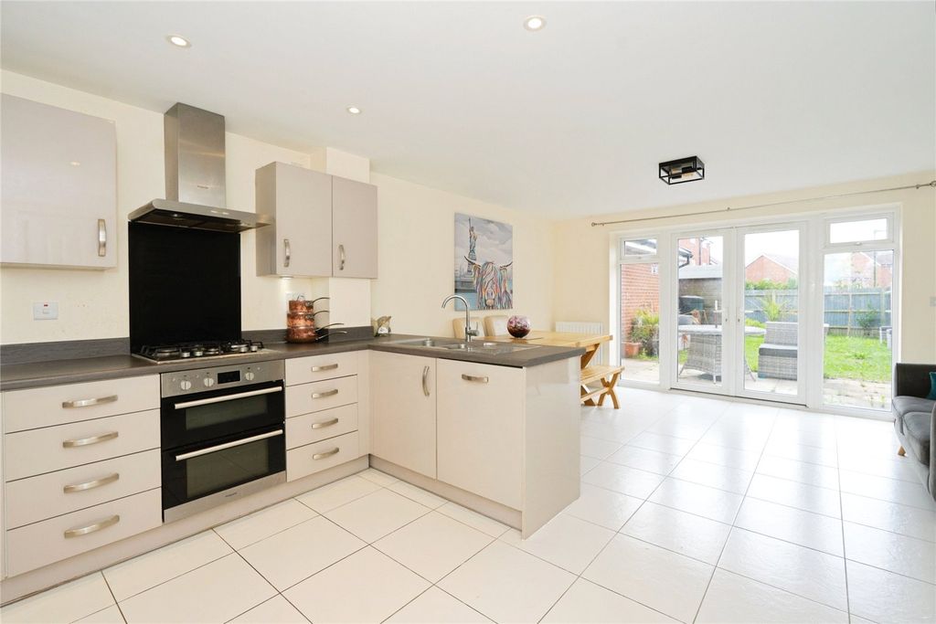 Property photo 2 of 21 Picture No. 70