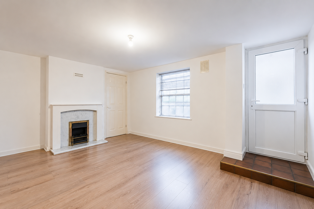Property photo 3 of 10 Photo 0099