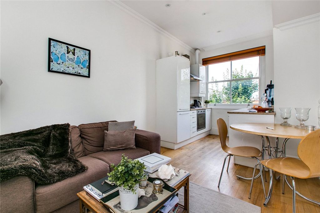 Property photo 1 of 6