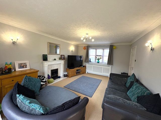 Property photo 3 of 12
