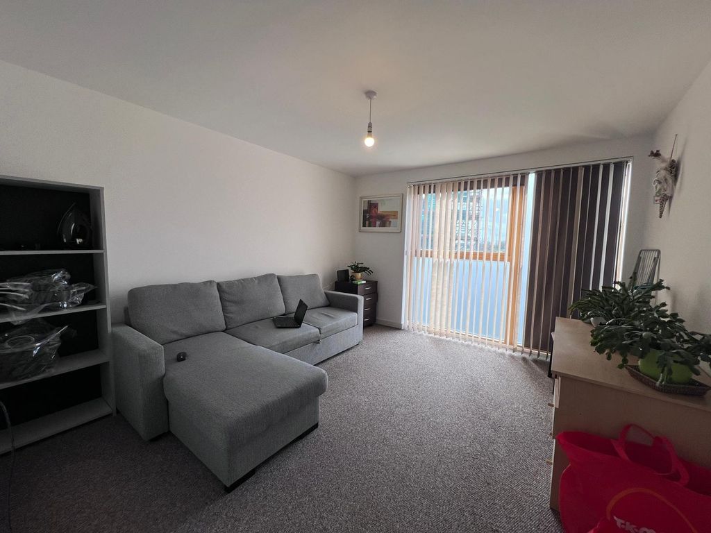 Property photo 2 of 10 Front