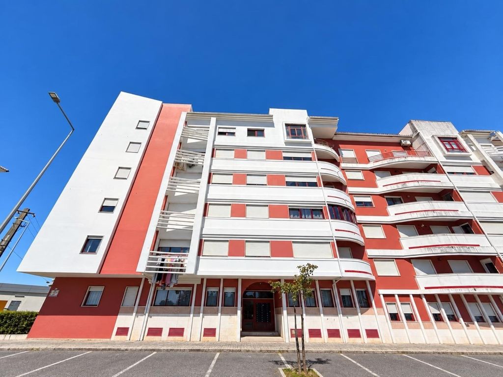 Property photo 1 of 11 Apartment, 2 Bedrooms, Sintra, Algueirão-Mem Marti