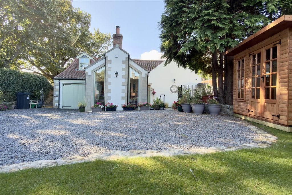 Property photo 1 of 35