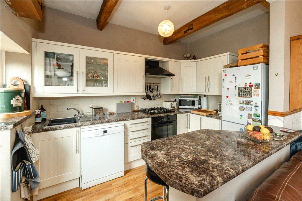 Property photo 3 of 18 Kitchen Area