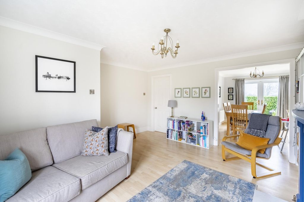 Property photo 3 of 18 Living Room