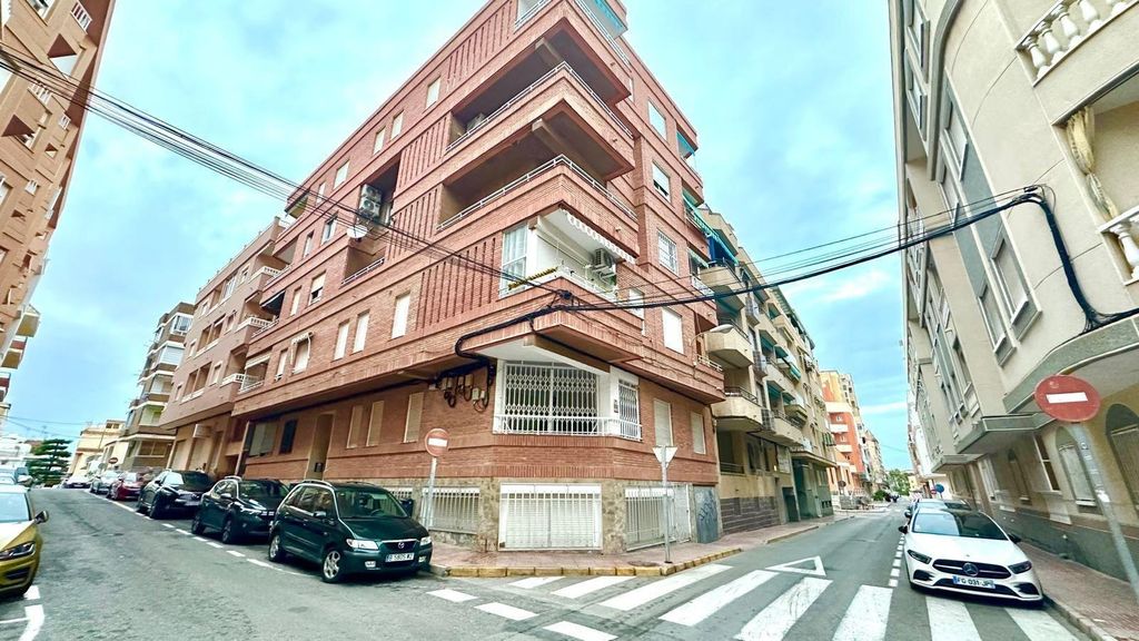 Property photo 3 of 42