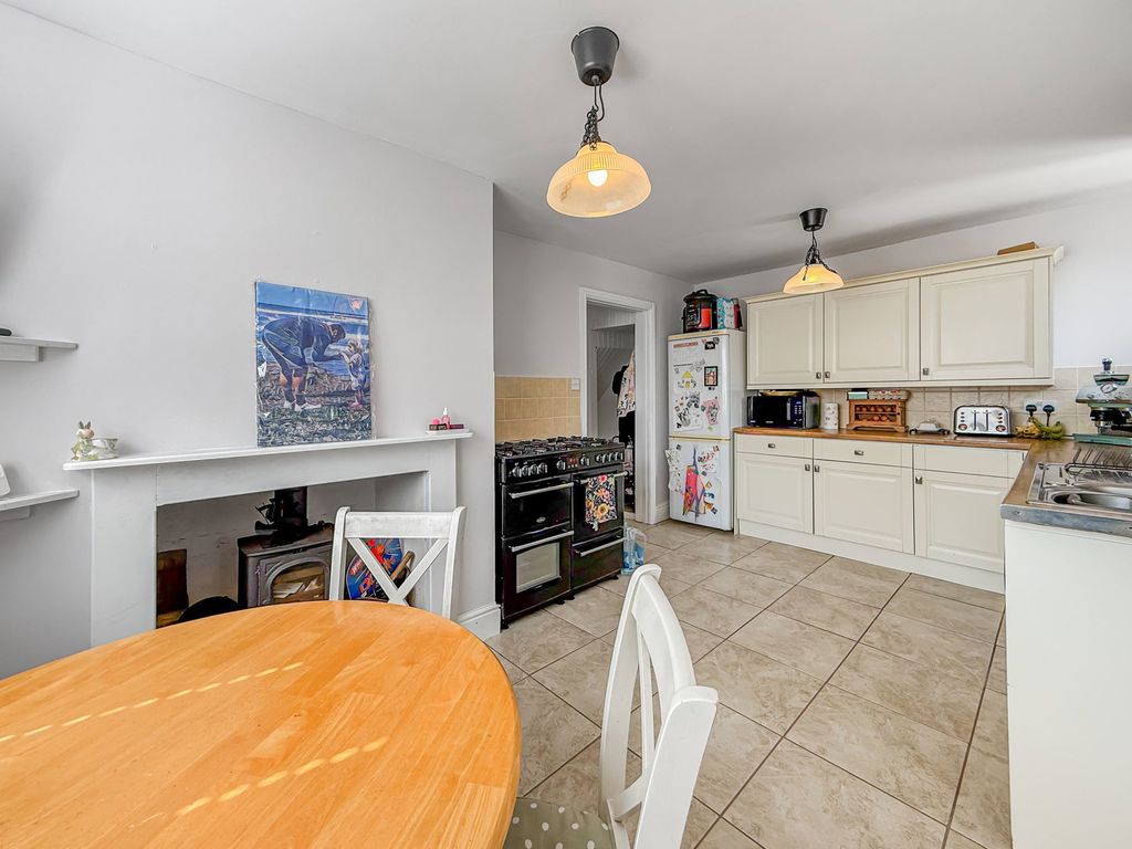 Property photo 3 of 24