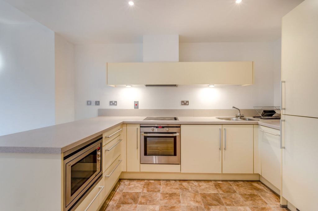 Property photo 3 of 14 Kitchen