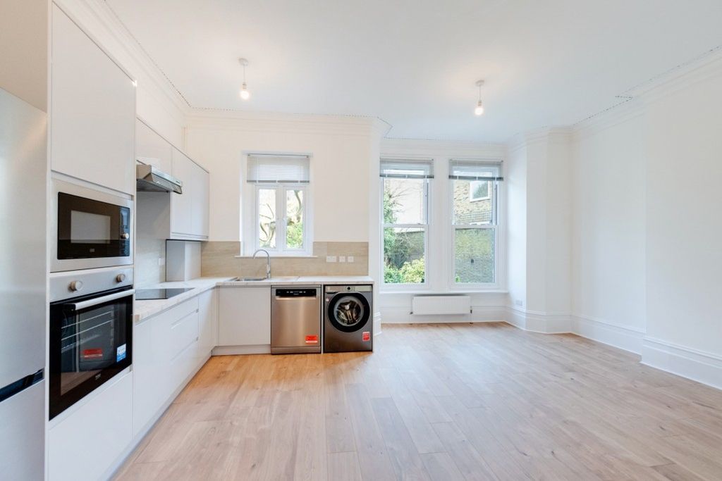 Property photo 2 of 8