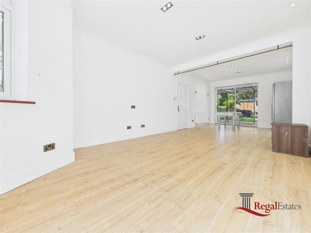 Property photo 1 of 15 Cam02489G0-Pr0217-Still003.Jpg