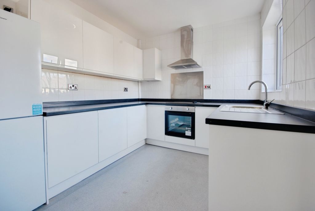 Property photo 3 of 8 Pbox-Img.Jpg