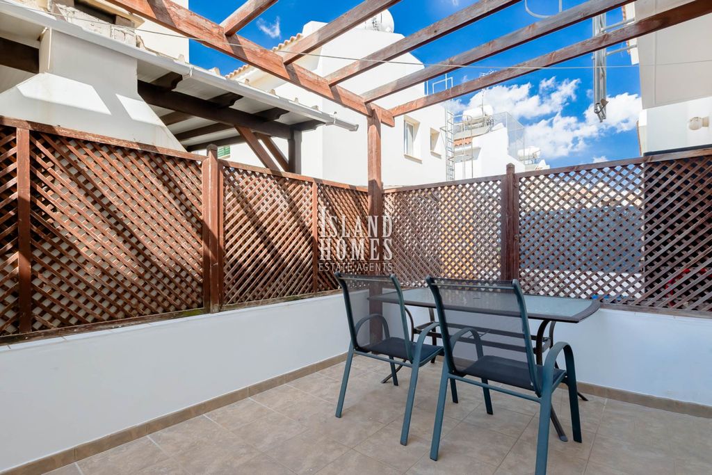 Property photo 3 of 27