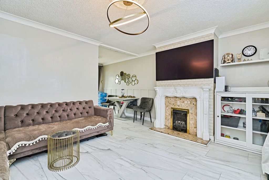 Property photo 2 of 16 Pbox-Img.Jpg