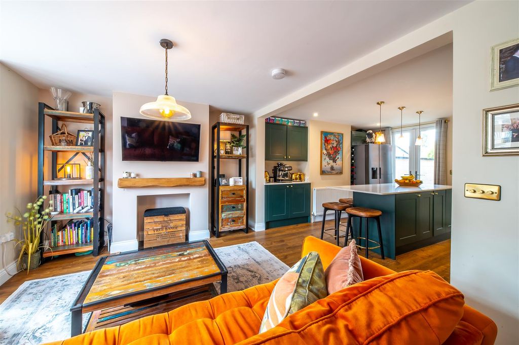 Property photo 3 of 17 Living 6.Jpg