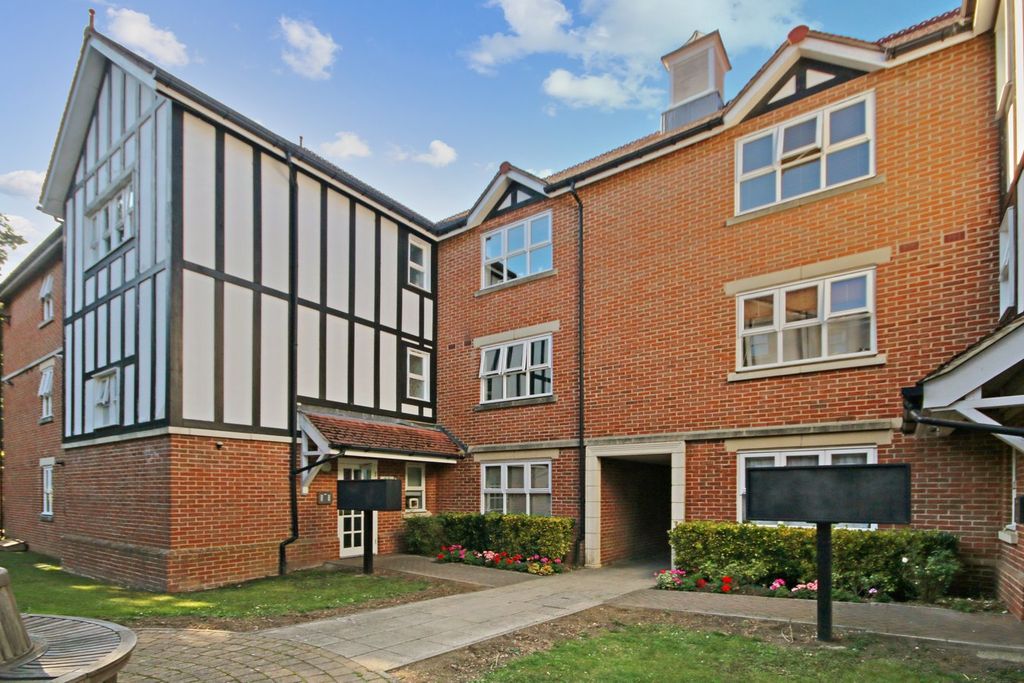 Property photo 1 of 9