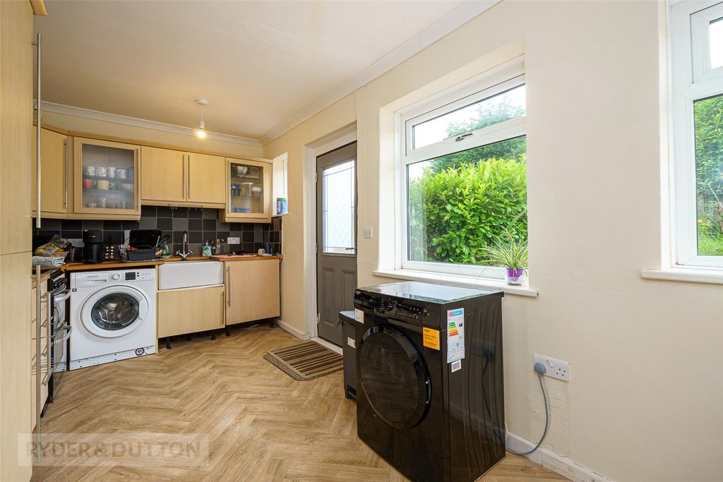 Property photo 2 of 15 Kitchen