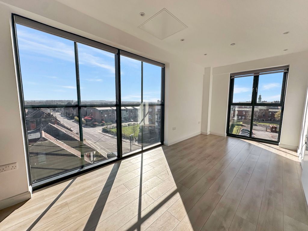 Property photo 1 of 11 Photo 7