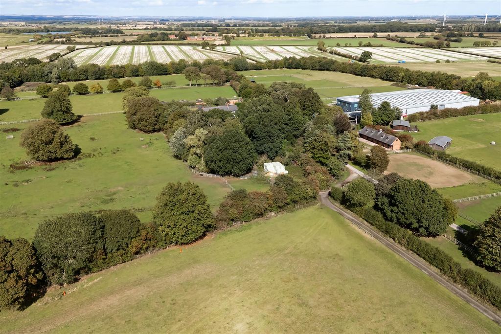 Property photo 2 of 16