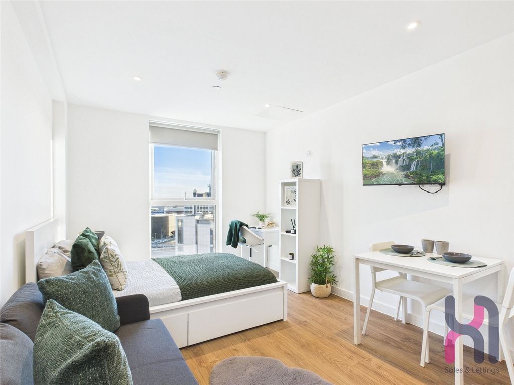 Property photo 2 of 14 Picture No. 17