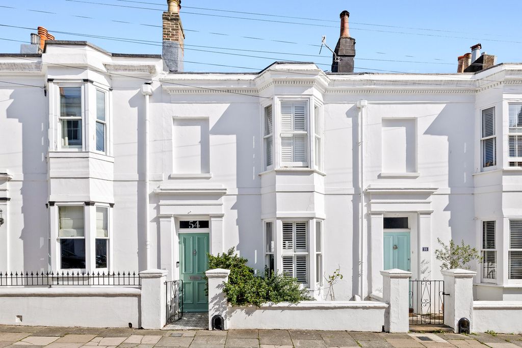 Property photo 1 of 17
