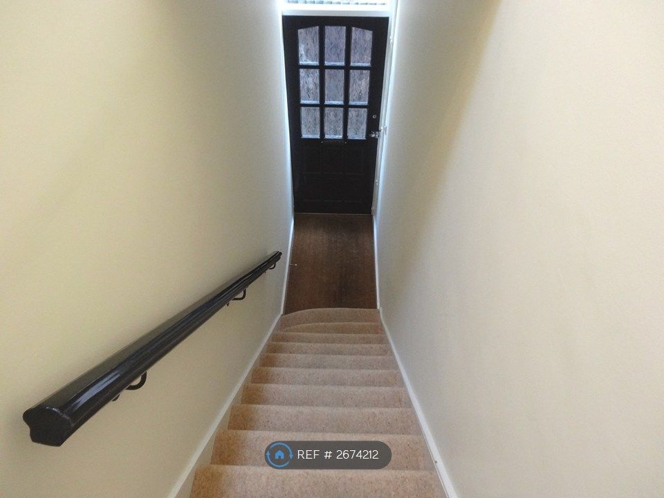 Property photo 2 of 10 Entrance Hallway