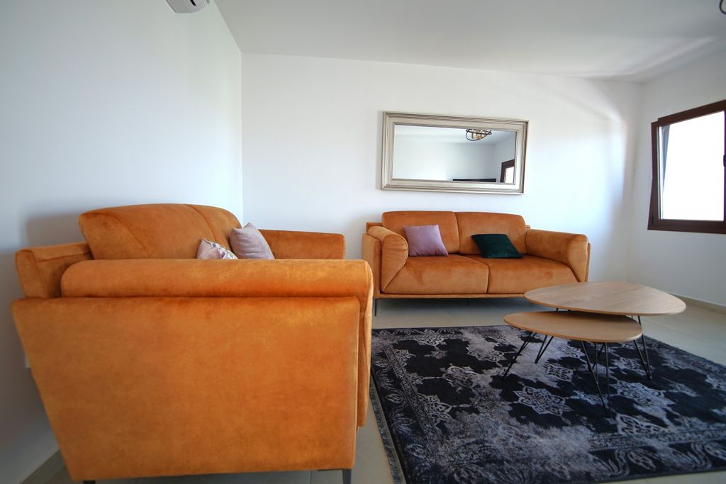 Property photo 3 of 38