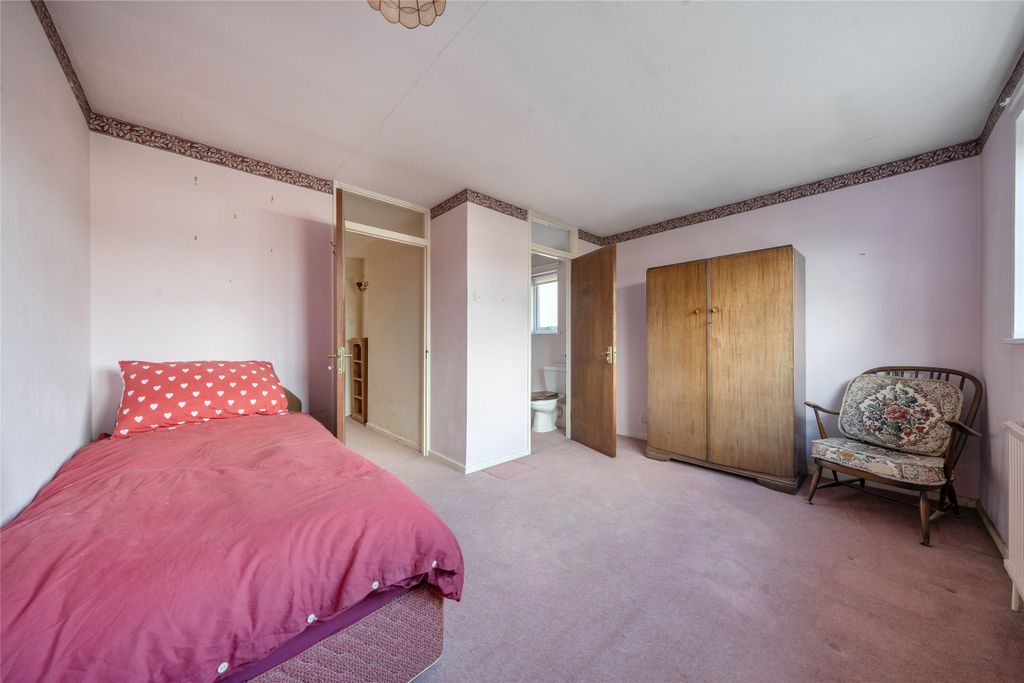 Property photo 3 of 17 Picture No. 27