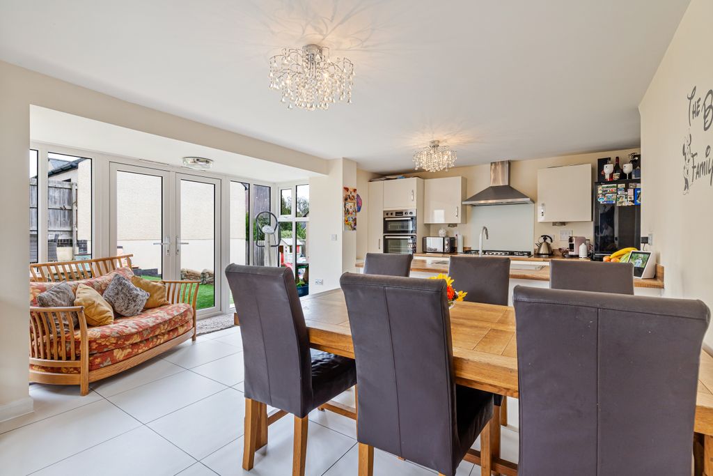 Property photo 3 of 17 A16 - 16 Orchard Road, Brixton - 250919