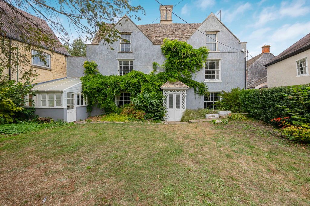 Property photo 1 of 22