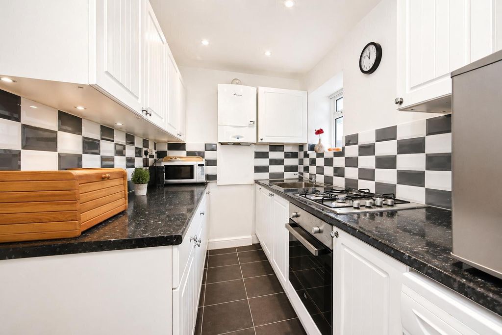 Property photo 2 of 5