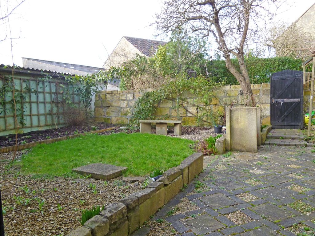 Property photo 3 of 11 Picture No. 13
