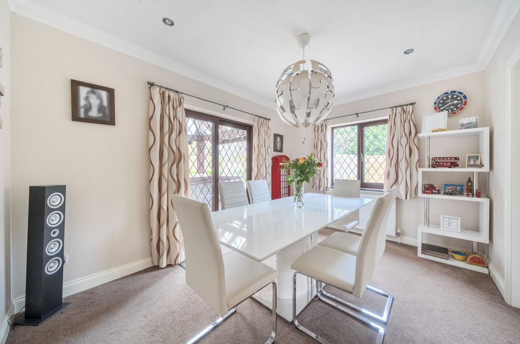 Property photo 3 of 38 1421968-6-69B052d...