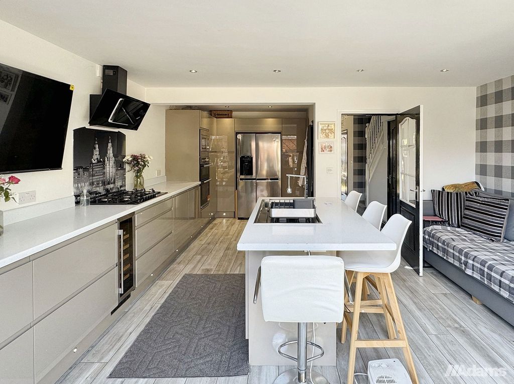 Property photo 2 of 29