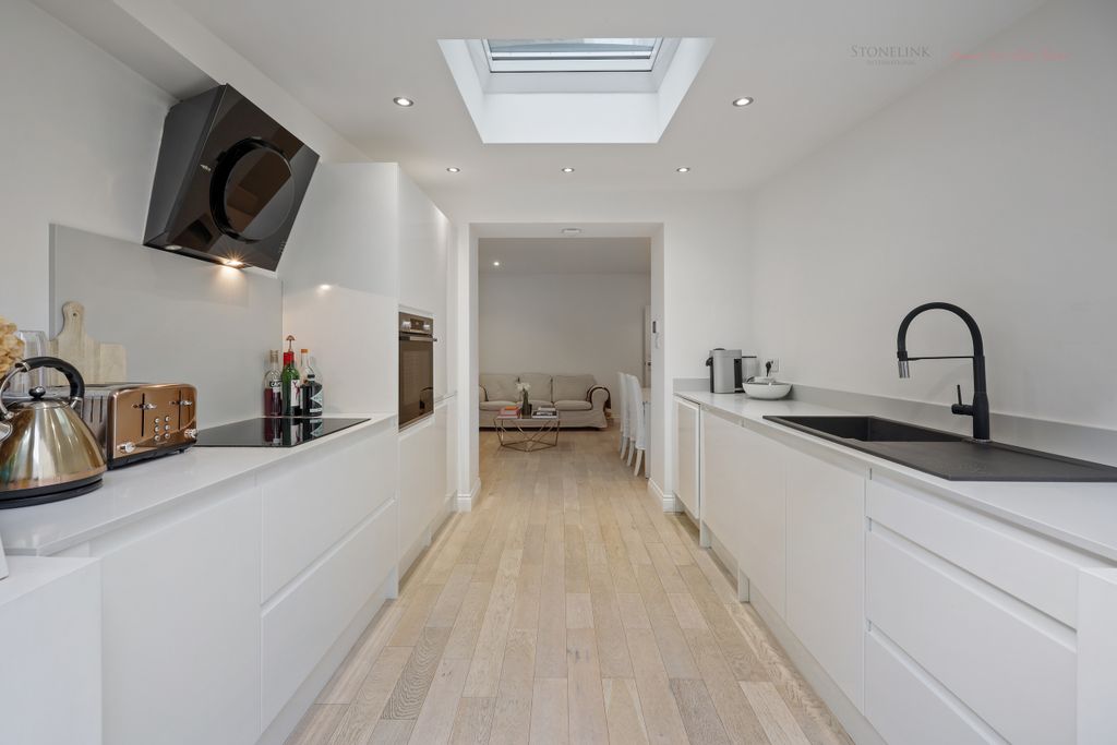 Property photo 2 of 13 Stonelink International (16Hr6).Jpg