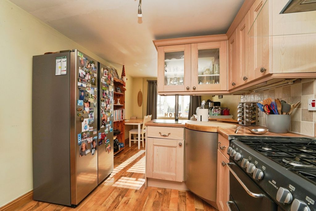 Property photo 3 of 17 Pbox-Img.Jpg