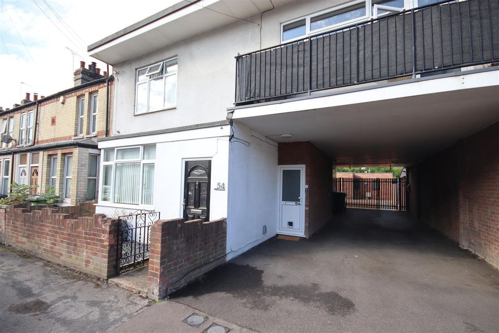 Property photo 1 of 6