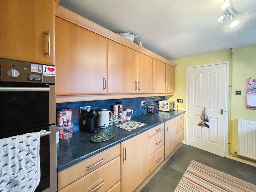 Property photo 3 of 16 Picture No. 13