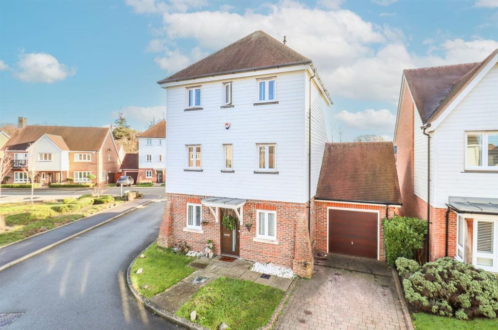 Property photo 1 of 19 Front