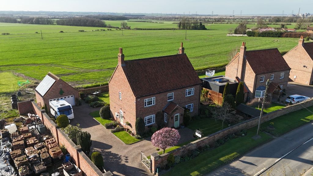 Property photo 1 of 25 4880390