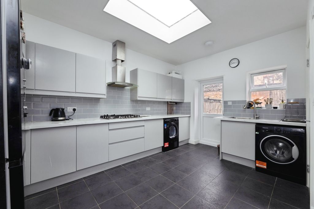 Property photo 3 of 14 Photo #3