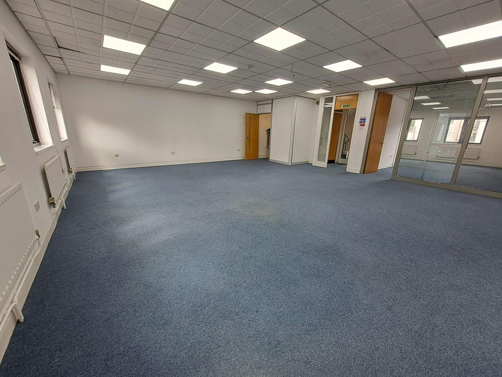 Property photo 3 of 8 1000012791.Jpg