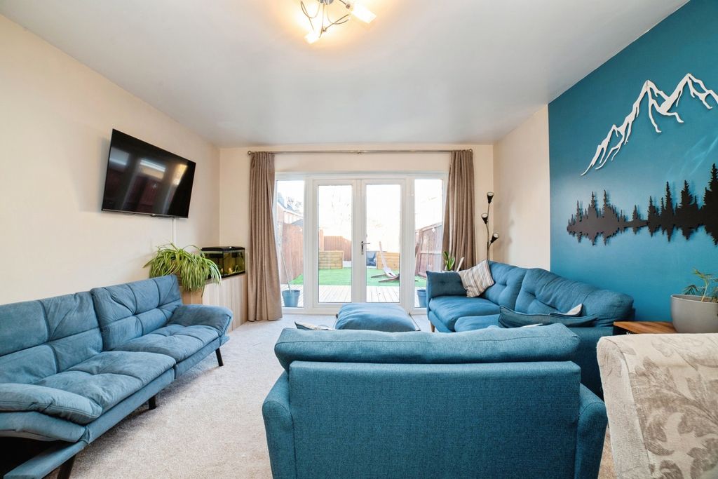 Property photo 2 of 20 Pbox-Img.Jpg