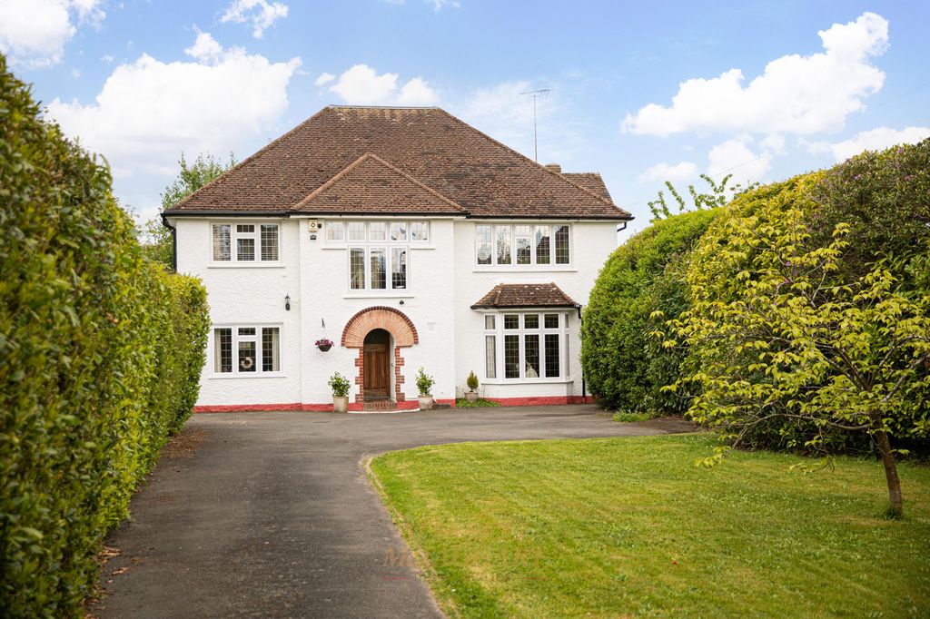 Property photo 2 of 36