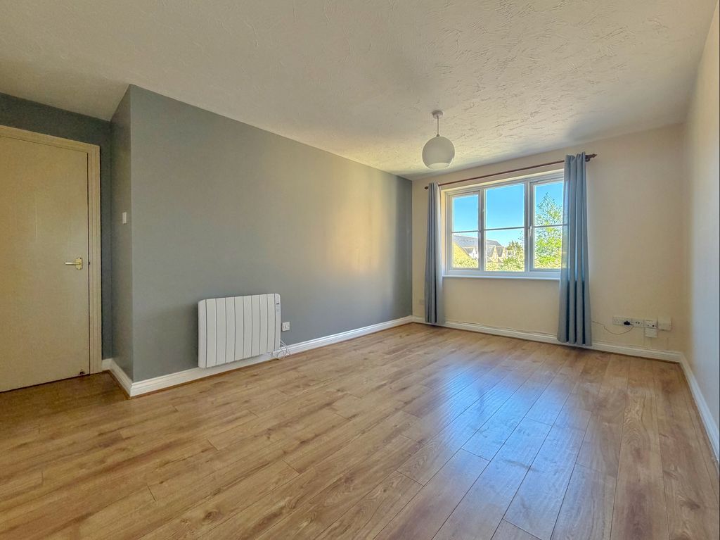 Property photo 3 of 9 Photo 9