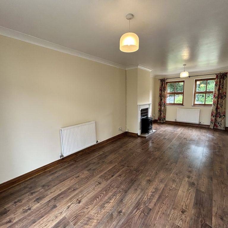 3 bed flat for saleMeadow Side, Llanspyddid, Brecon, Powys. LD3 photo 5